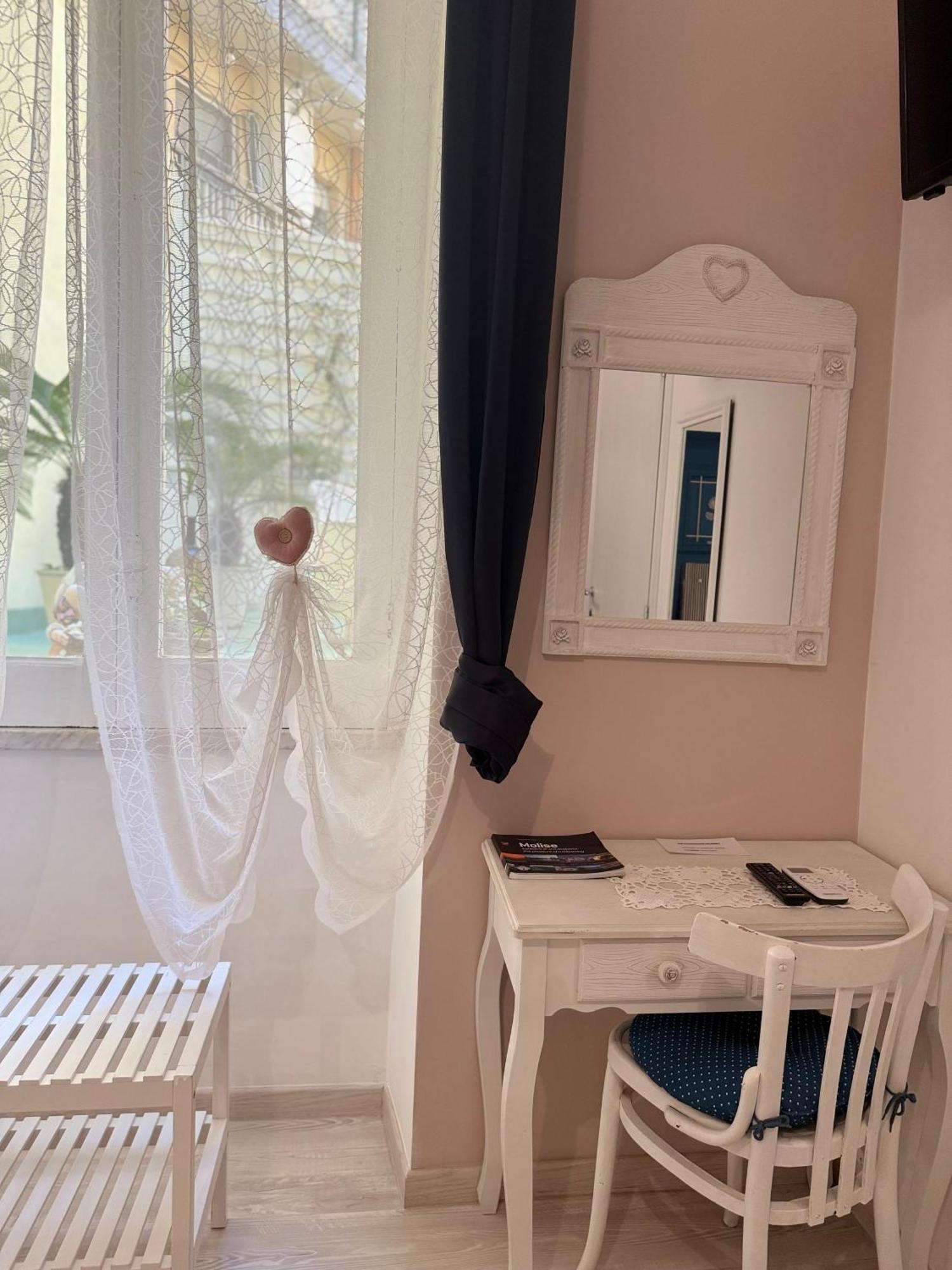Le Stanze Del Centro Hotel แตร์โมลิ ภายนอก รูปภาพ